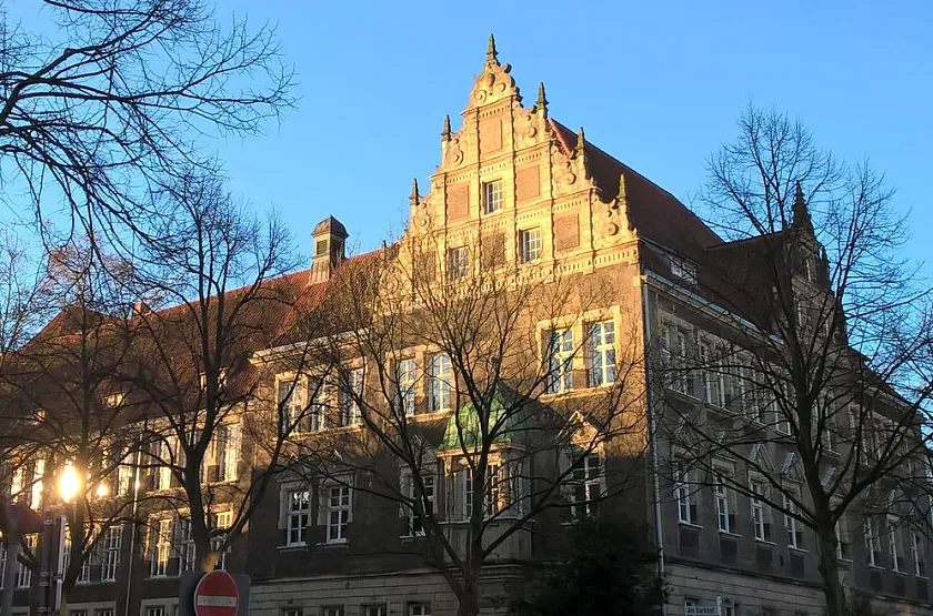 Oberschule am Barkhof abends